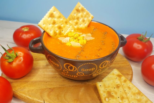 Supa crema de rosii cu porumb si parmezan