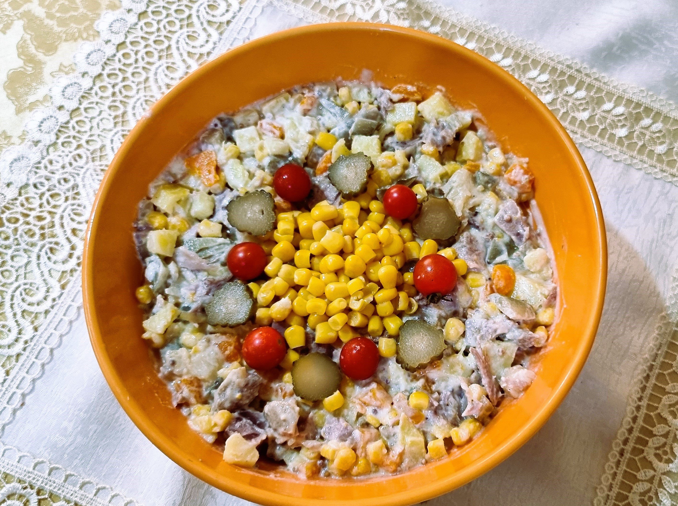 Salata a la boeuf  cu porumb- fara maioneza 