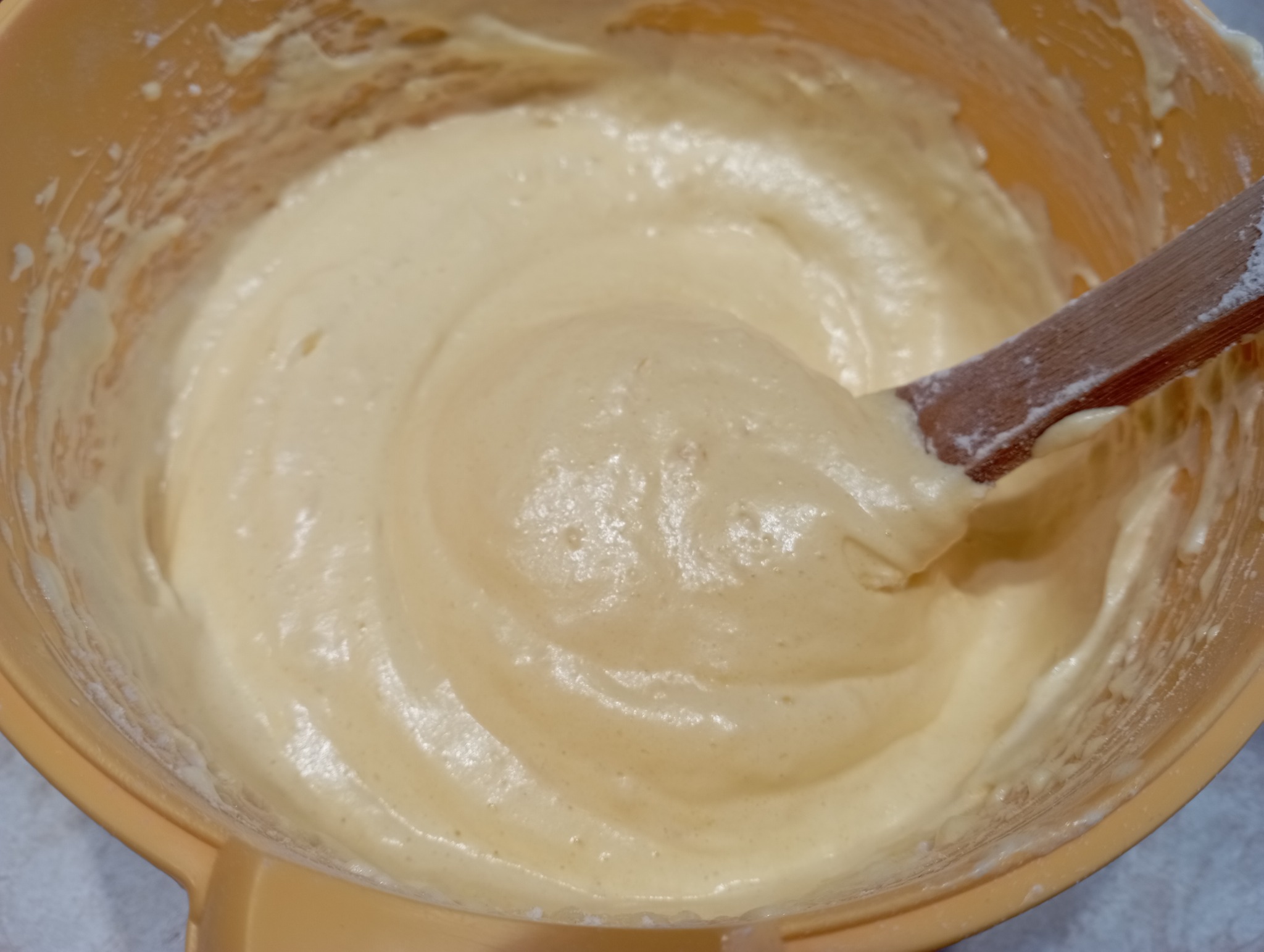 Reteta de prajitura cu mere, nuci caramelizate si mascarpone