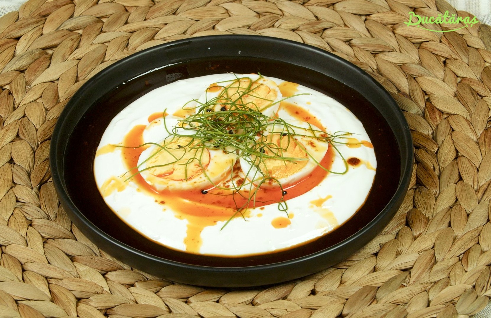 Mic dejun cu ouă turcești - Un deliciu culinar irezistibil de gustos și rapid