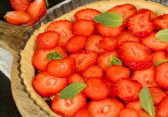 Tartă fragedă cu fistic și căpșuni - Rețeta delicioasă și simplă