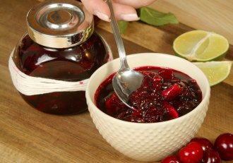 Dulceață de vișine cu vanilie și lime - Rețeta delicioasă și aromată