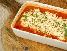 Creveți Saganaki – Deliciu grecesc cu sos de roșii și brânză feta