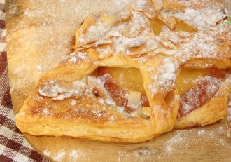 Plăcinte rapide cu mere - Desert delicios și aromat