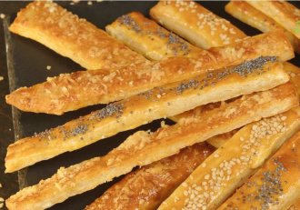 Sărățele cu telemea - Rețeta perfectă pentru o gustare crocantă și delicioasă