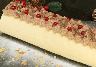 Ruladă cu cremă de ciocolată și caramel - Desertul rapid și delicios de casă