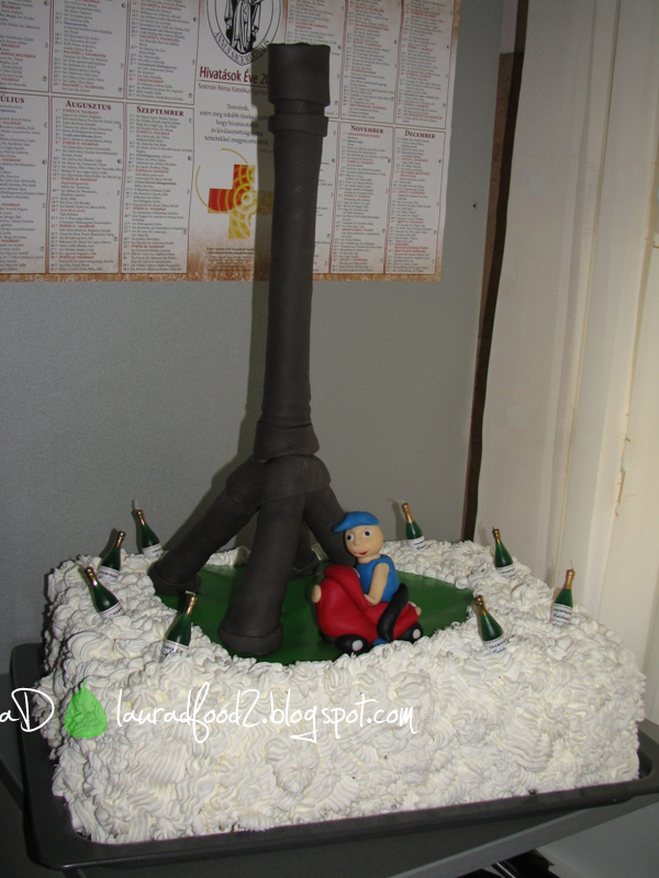 La Tour Eiffel Cake