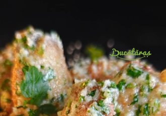 Aripioare de pui cu unt și parmezan - Delicioase și aromate