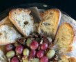 Brânză camembert cu struguri la cuptor - Aperitivul plin de savoare care te va cuceri-2