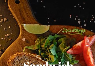 Sandwich cu șnițel și sos chimichurri - Savoare și aromă într-o rețetă rapidă