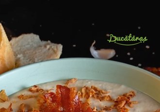 Pastă de fasole cu ceapă și bacon - Rețeta rapidă și gustoasă