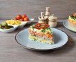Salata in straturi cu legume si ton - Reteta savuroasa si plina de culoare-4