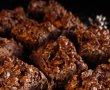 Prăjitura cu ciocolată și fulgi de porumb - Deliciu însiropat și cu o crustă crocantă-0