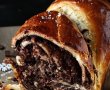 Cozonac cu alune de pădure și ciocolată - Rețeta pentru un desert pufos și delicios-0
