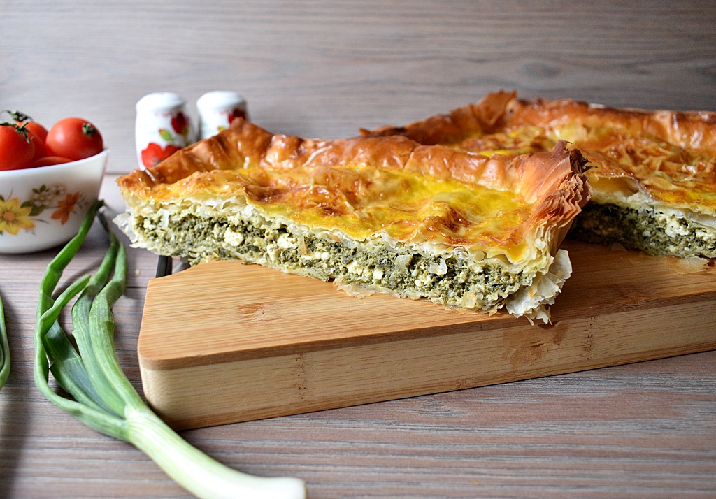 Spanakopita, placinta sarata cu spanac si branza - Reteta savuroasa de casa