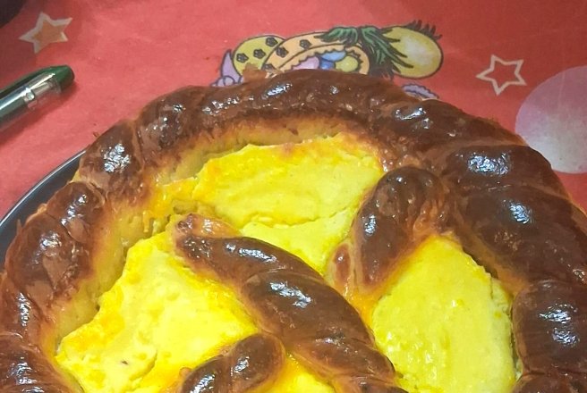 Rețetă pască cu brânză dulce și smântână, cu aluat pufos de cozonac