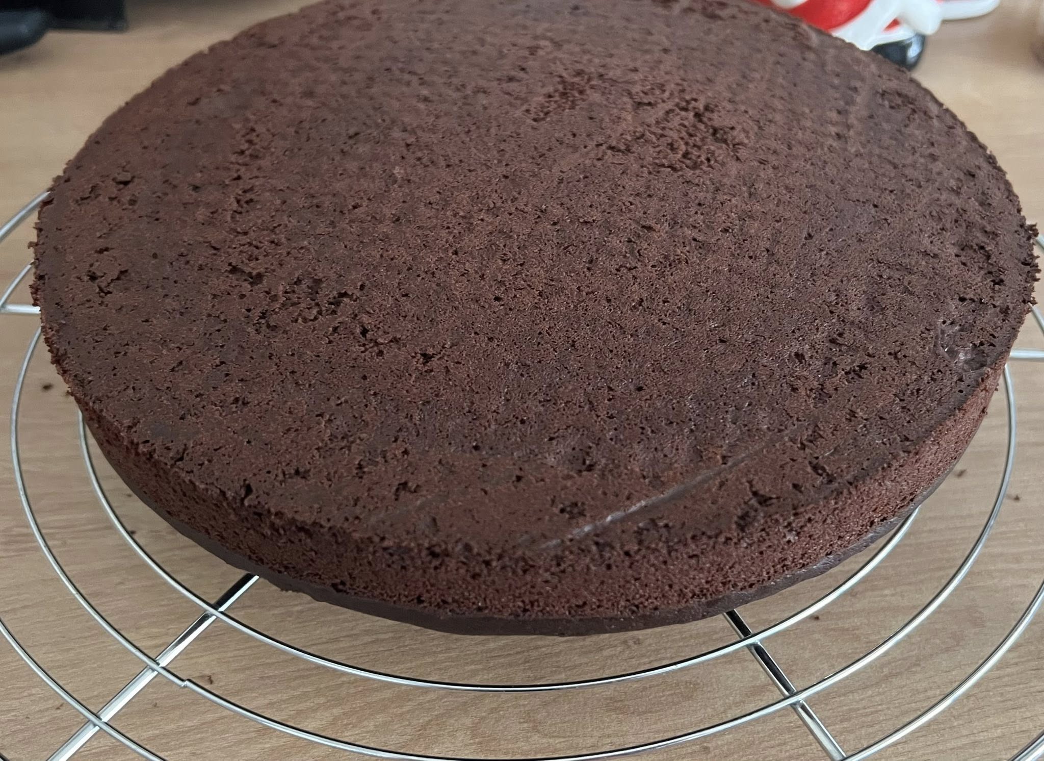Tort cu mure, cirese si ciocolata