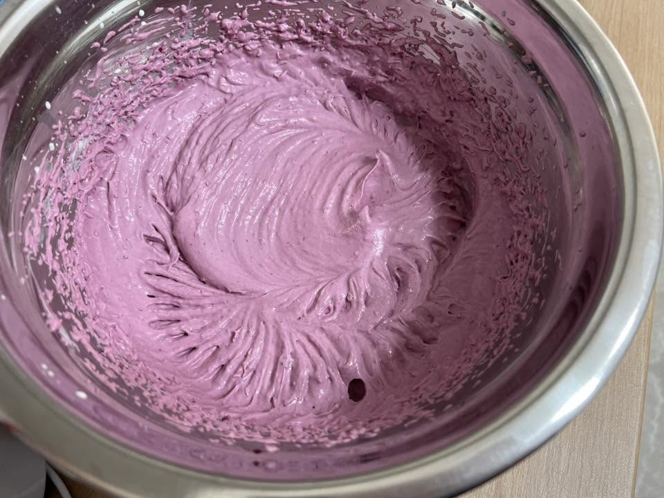 Tort cu mure, cirese si ciocolata