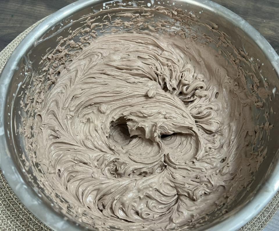 Tort cu mure, cirese si ciocolata - Reteta delicioasa cu fructe