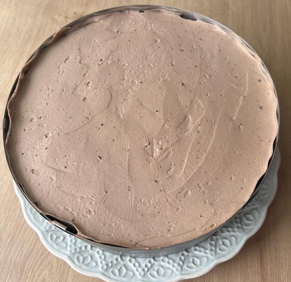 Tort cu mure, cirese si ciocolata - Reteta delicioasa cu fructe