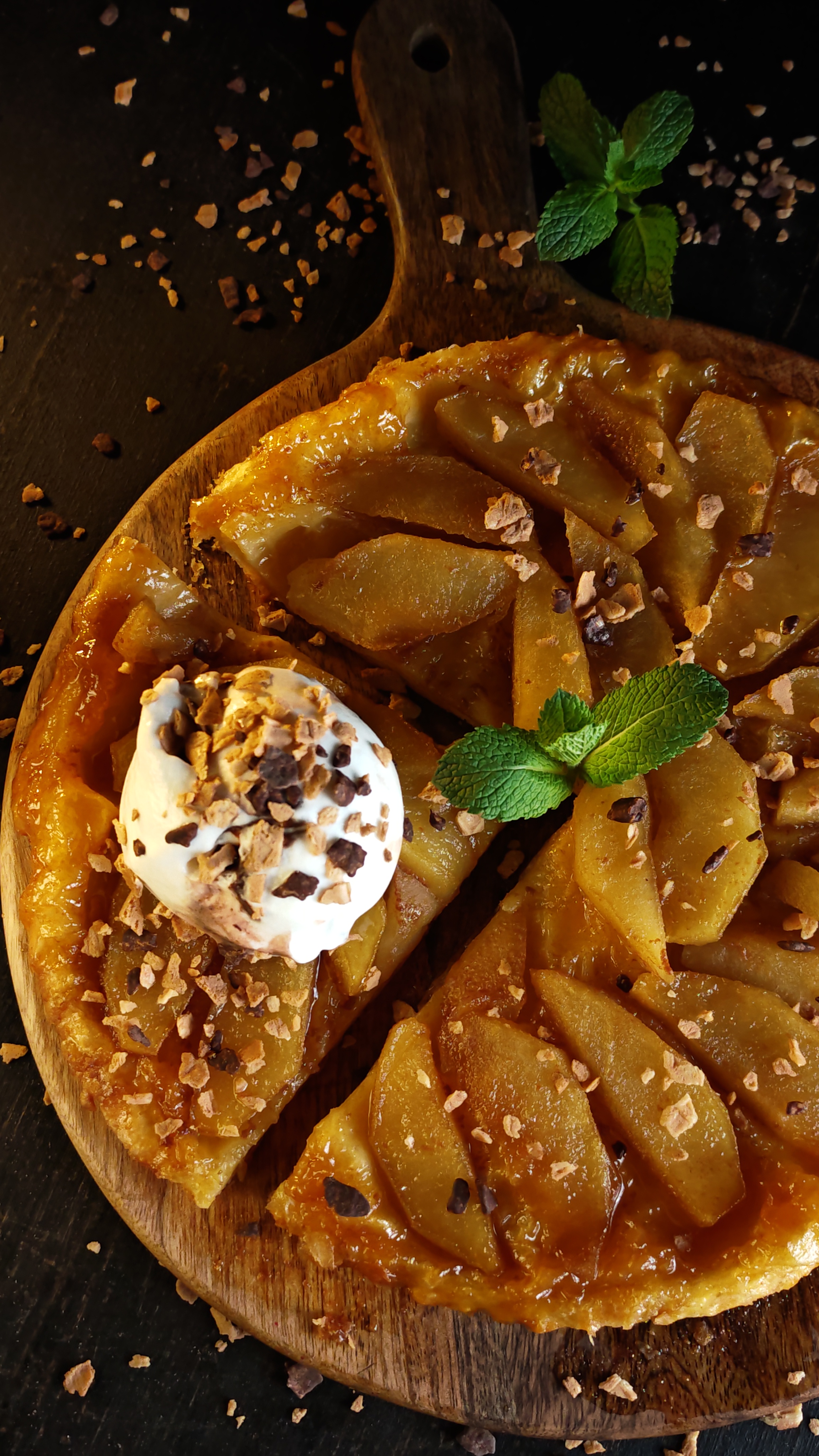 Tarta Tatin cu înghețată - Desertul care te cucerește