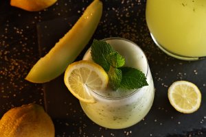 Limonadă cu pepene galben și mentă - Deliciu de vară răcoritor și savuros