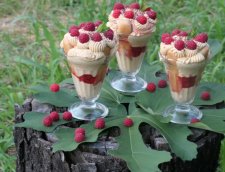 Desert cu capsuni si zmeura - Reteta delicioasa, fara coacere