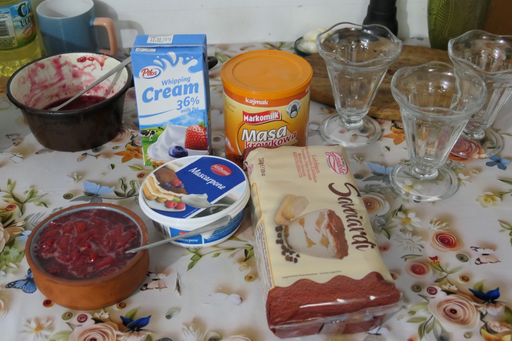 Desert cu capsuni si zmeura - Reteta delicioasa, fara coacere