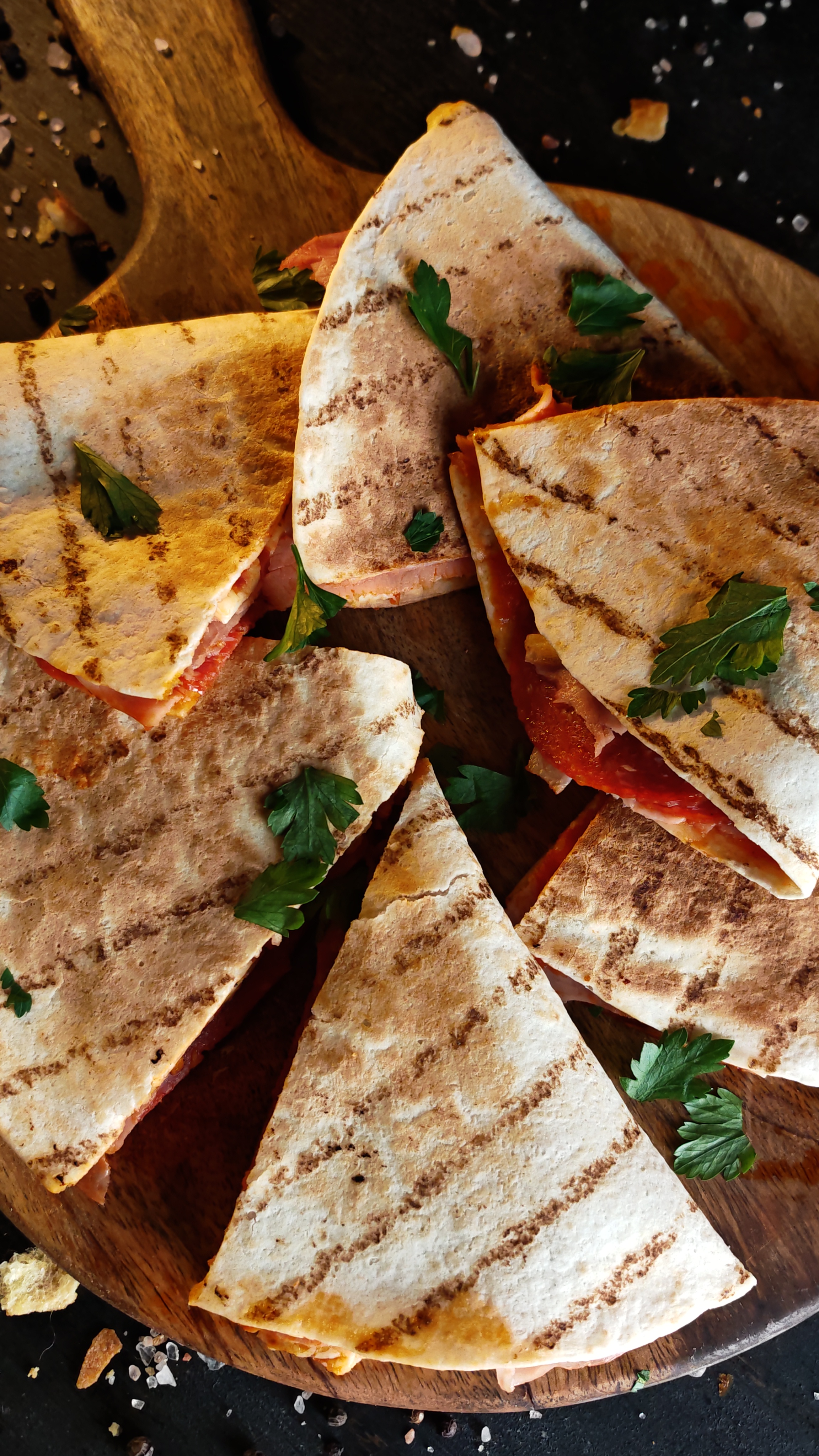 Quesadilla pizza - Rețeta rapidă și gustoasă