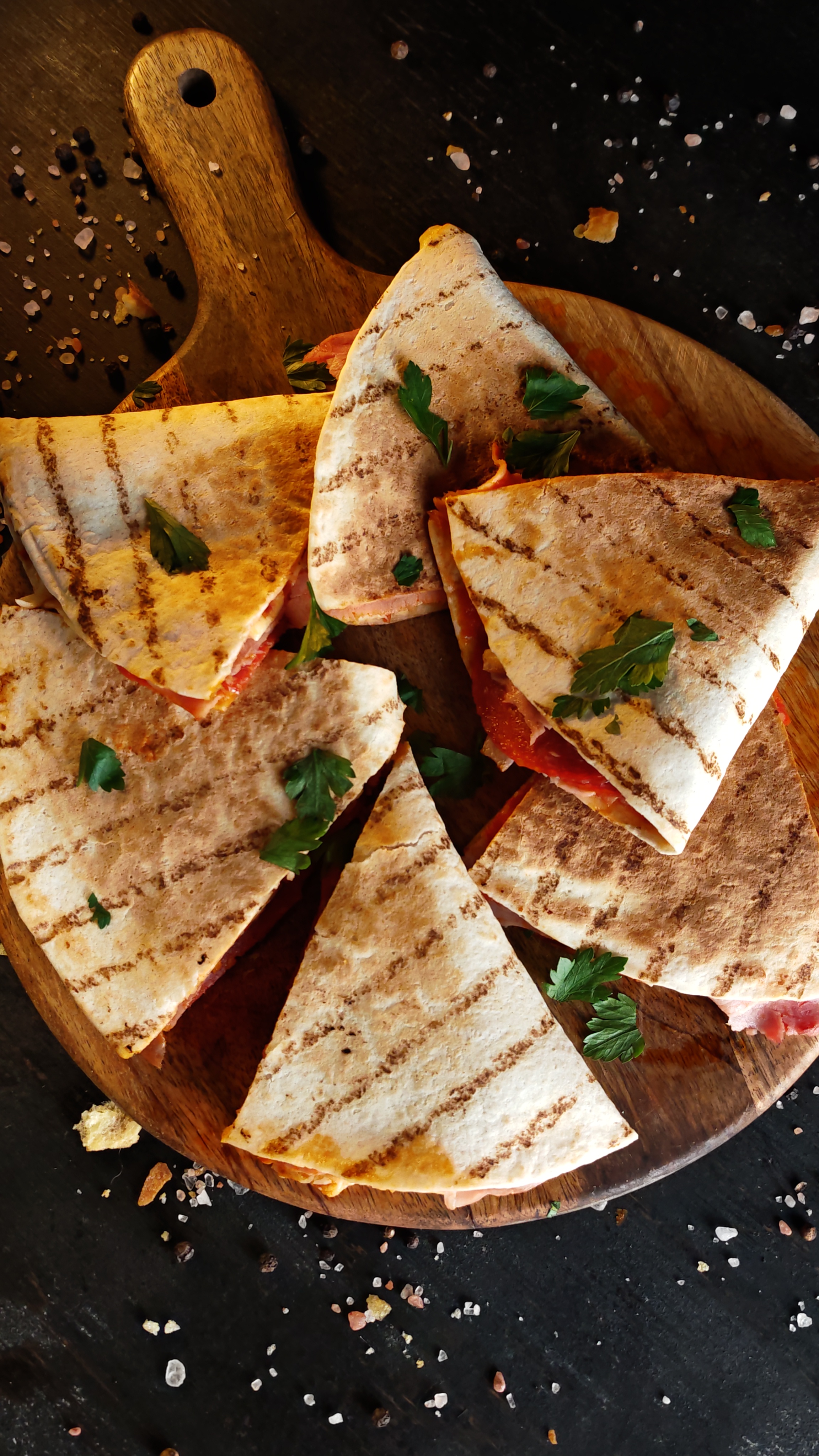 Quesadilla pizza - Rețeta rapidă și gustoasă
